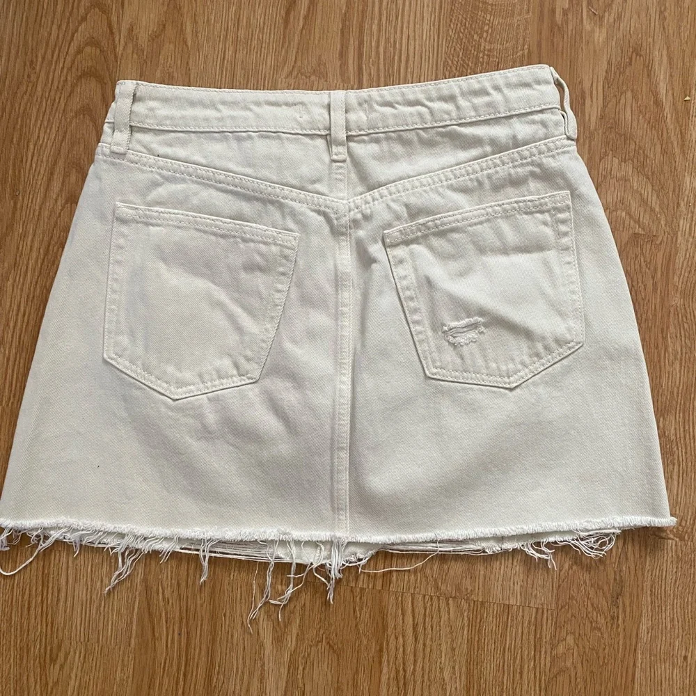 We The Free 5 button up distressed denim skirt - Picture 3 of 4